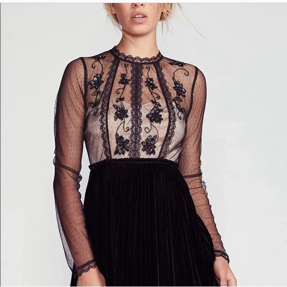 Free People lace and velvet mini dress size 4 NWT coquette girl goth sequins - Picture 2 of 8